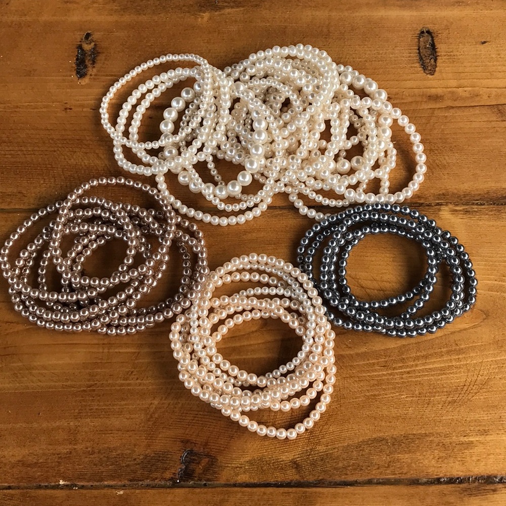 SOLD!!!!Pearl stretchy bracelets